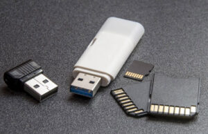 VGA USB Hub KVM Switch - Switch USB Peripheral Media Devices